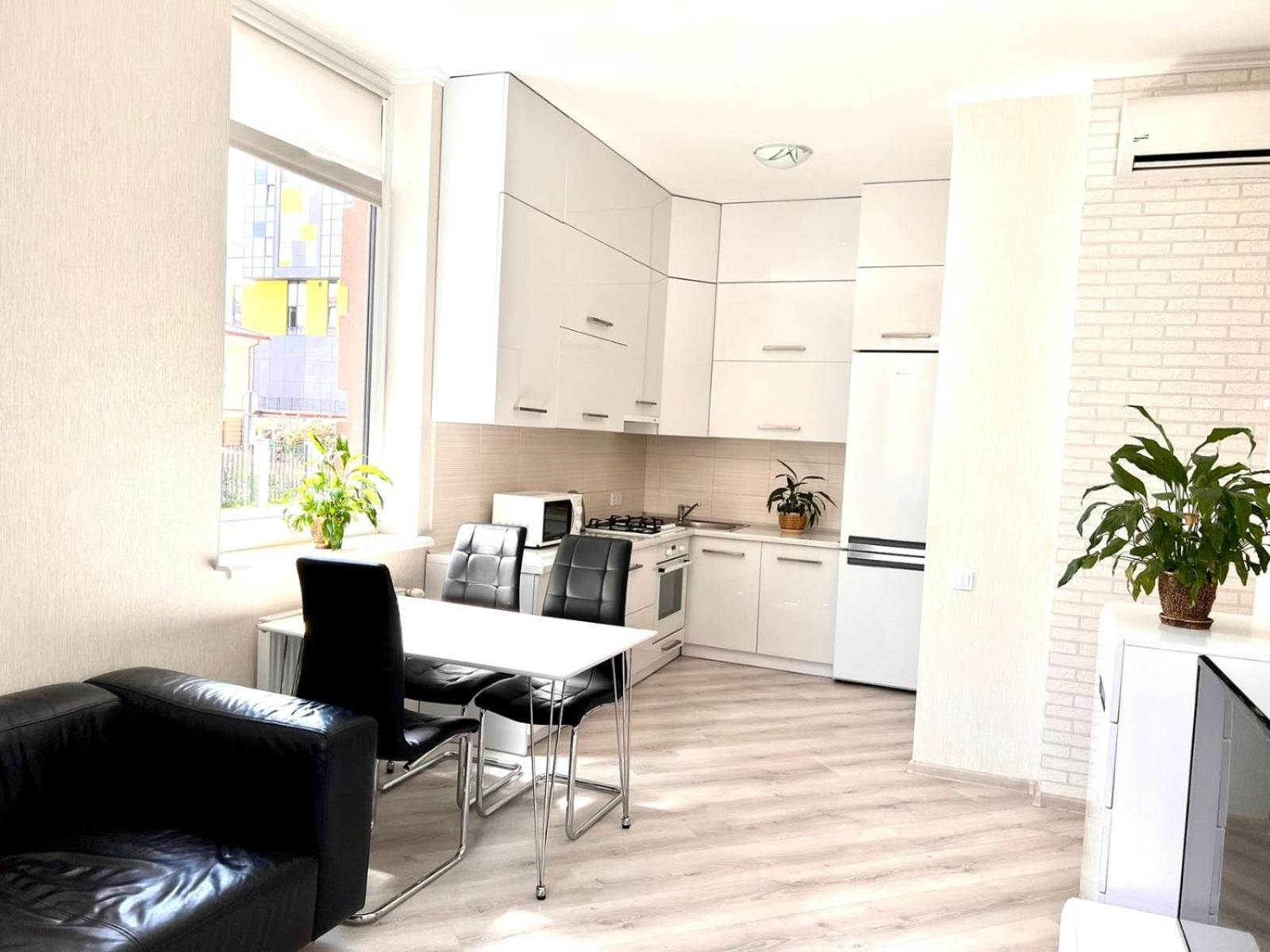 Семицвіт Lejlighed Lviv Eksteriør billede